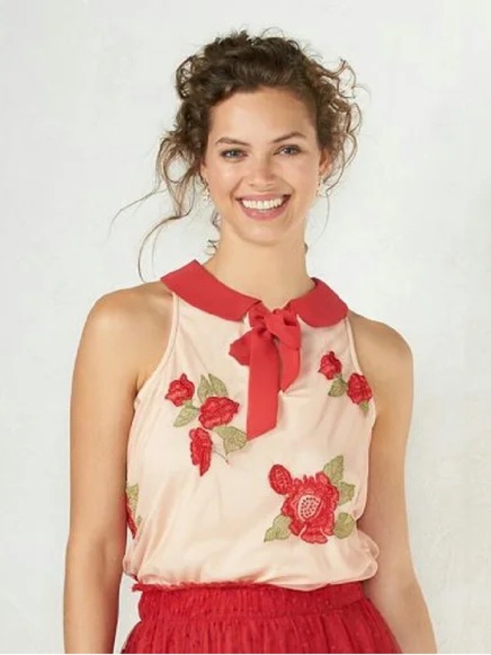 LC Lauren Conrad Disney Snow White Peach Floral Red Collar Sleeveless Top Large
